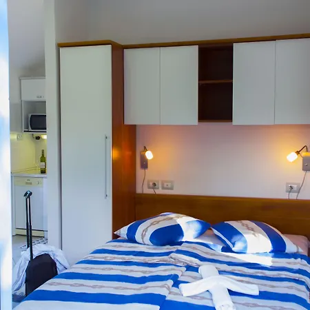 Viscovery Apartments 3* Rukavac (Vis)
