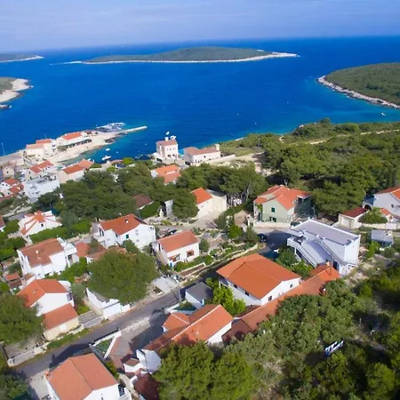 Viscovery Apartments 3* Rukavac (Vis)