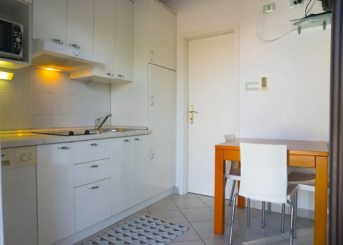 Viscovery Apartments 3* روكافاك